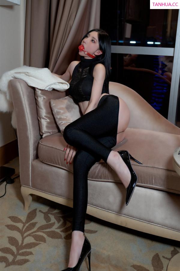 周于希dummy  [XiuRen]高清写真图 2022.12.30 No.6073 周于希Sally 美臀丰腴第17张图片
